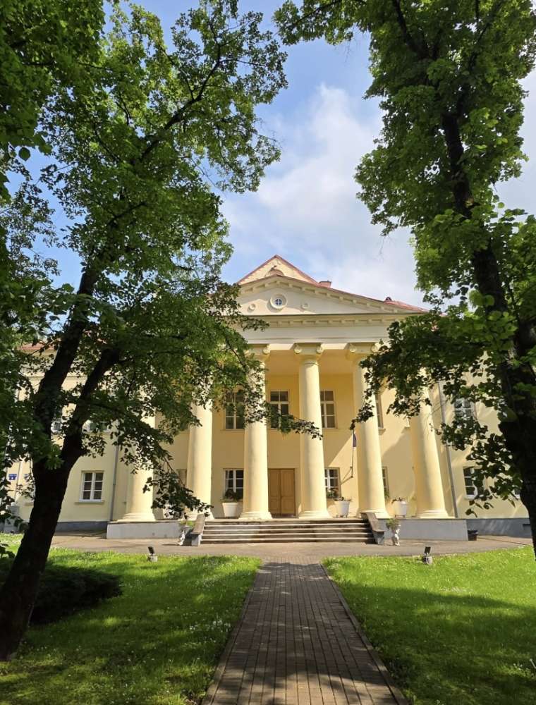 Vārkavas muižas pils un parks