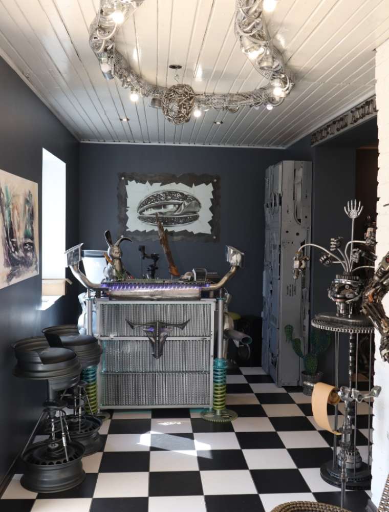 Nester Custom Metal Design Art Gallery